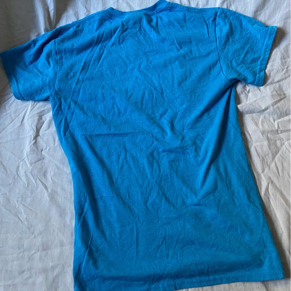 ⚡️ Blue Vintage Gildan T-Shirt - Picture 2 of 4